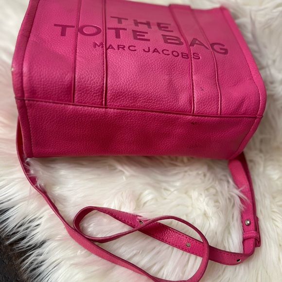 Marc Jacobs Vibrant Pink Tote Bag - Picture 6 of 12